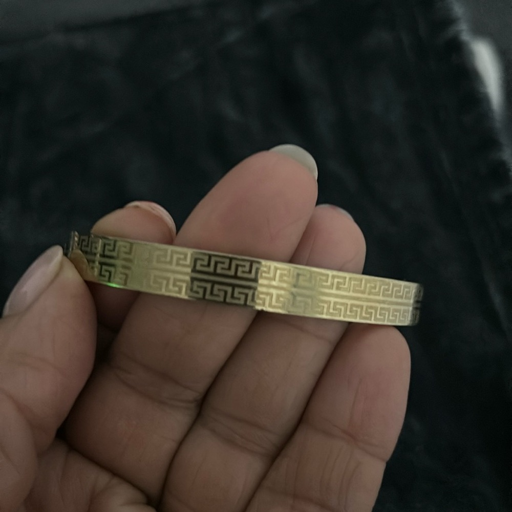 Gold bracelet